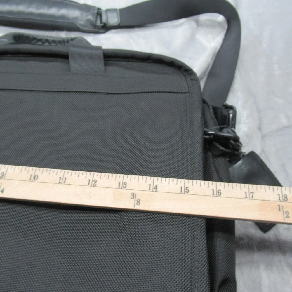 Tumi T-Pass Black Laptop‎ Briefcase Messenger Checkpoint Friendly 26145dh READ